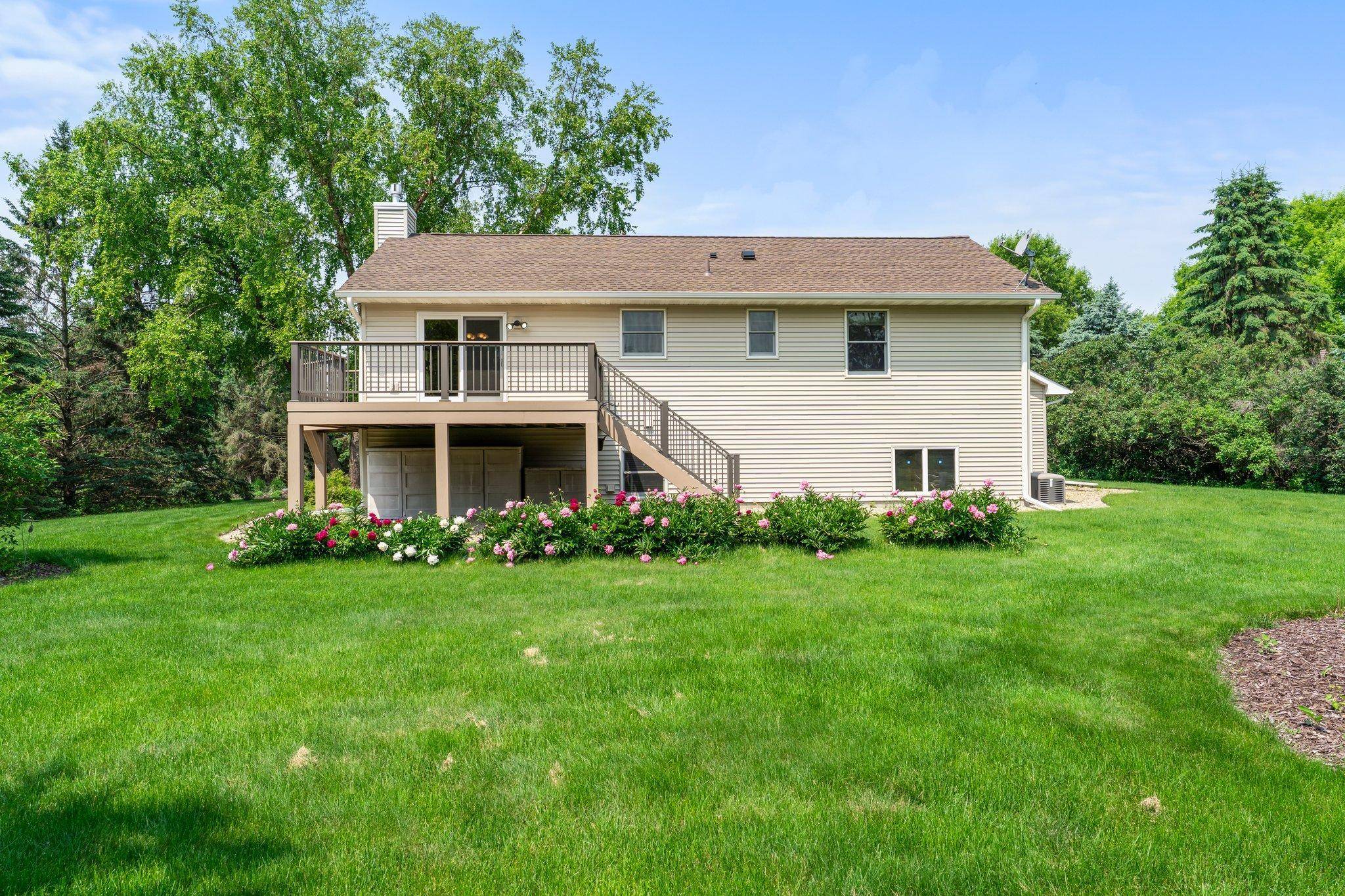 Lake Elmo, MN 55042,205 Midwest AVE N