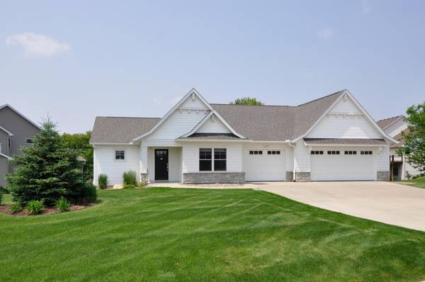 2077 Kerry DR NE, Rochester, MN 55906