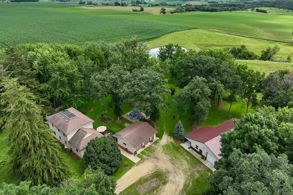 Cannon Falls, MN 55009,9570 340th Street WAY