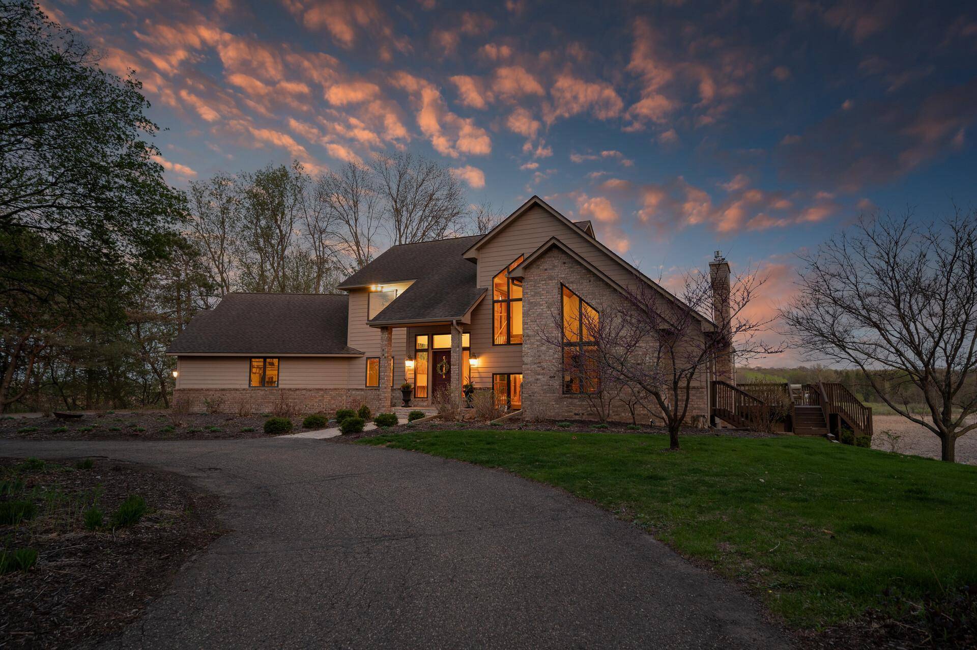 2318 Tamarack DR, Long Lake, MN 55356