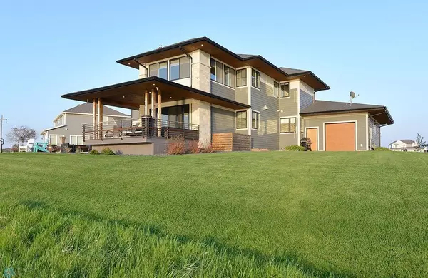 Fargo, ND 58104,6053 Wildflower DR S