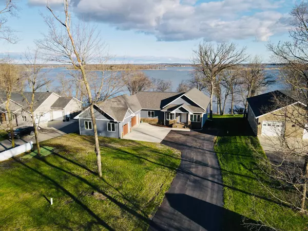 Detroit Lakes, MN 56501,21768 Floyd Lake Dr