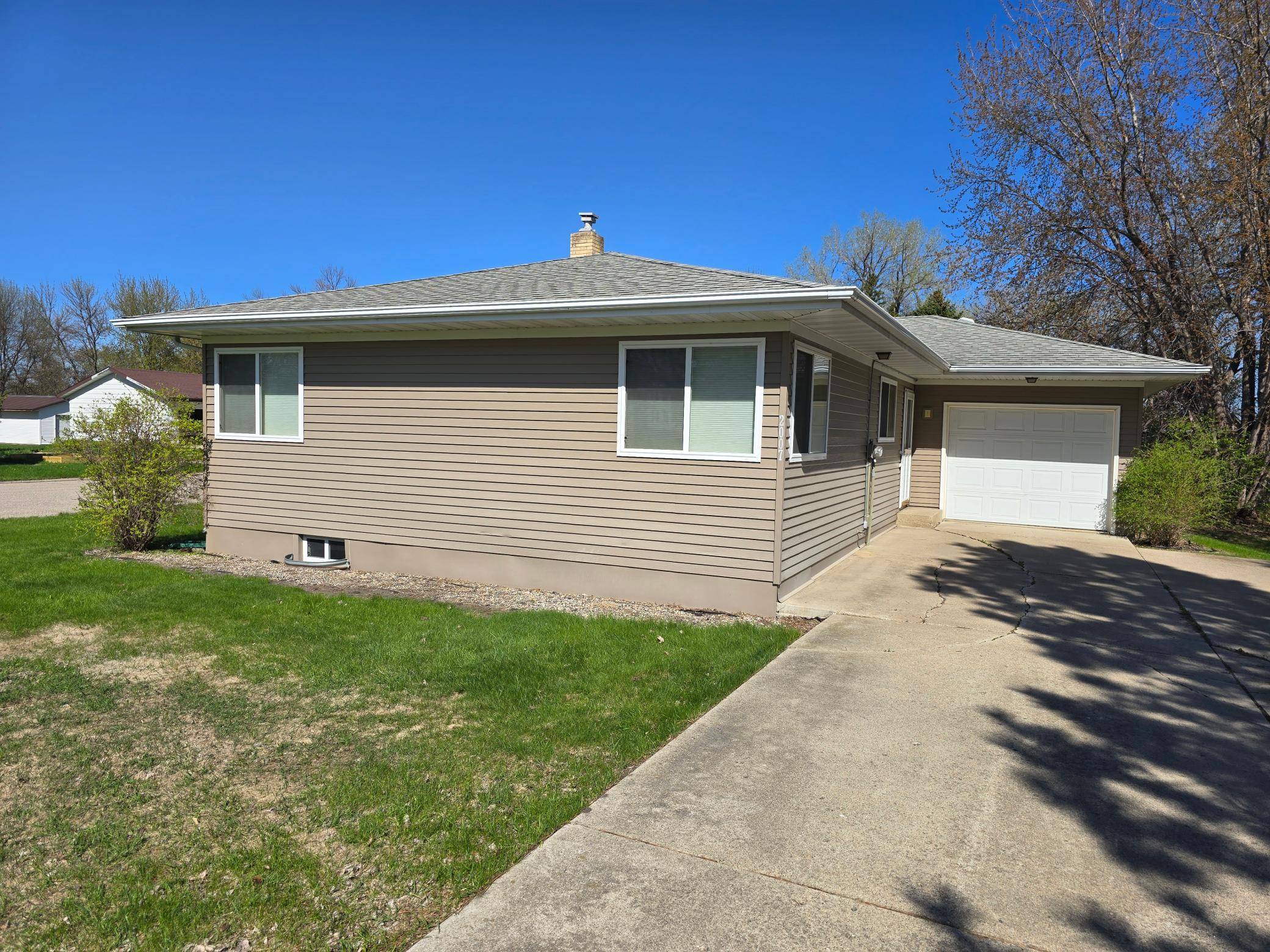 2007 2nd Street, Lake Park, MN 56554