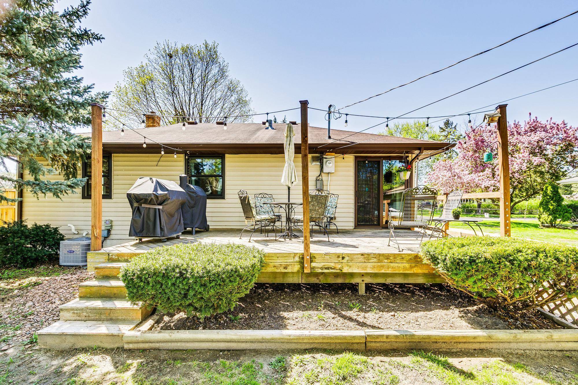Saint Paul, MN 55113,247 County Road C2 W