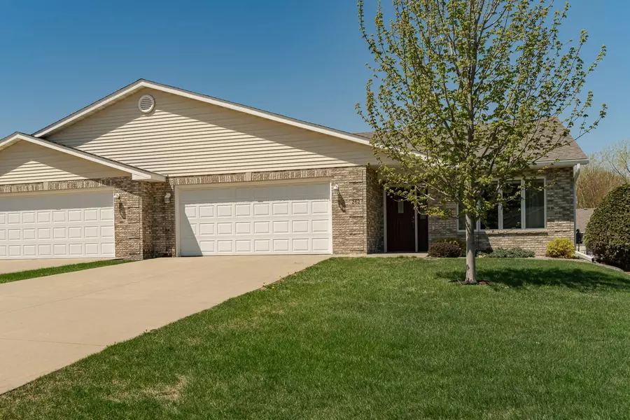 262 Brookmoor LN NW, Byron, MN 55920