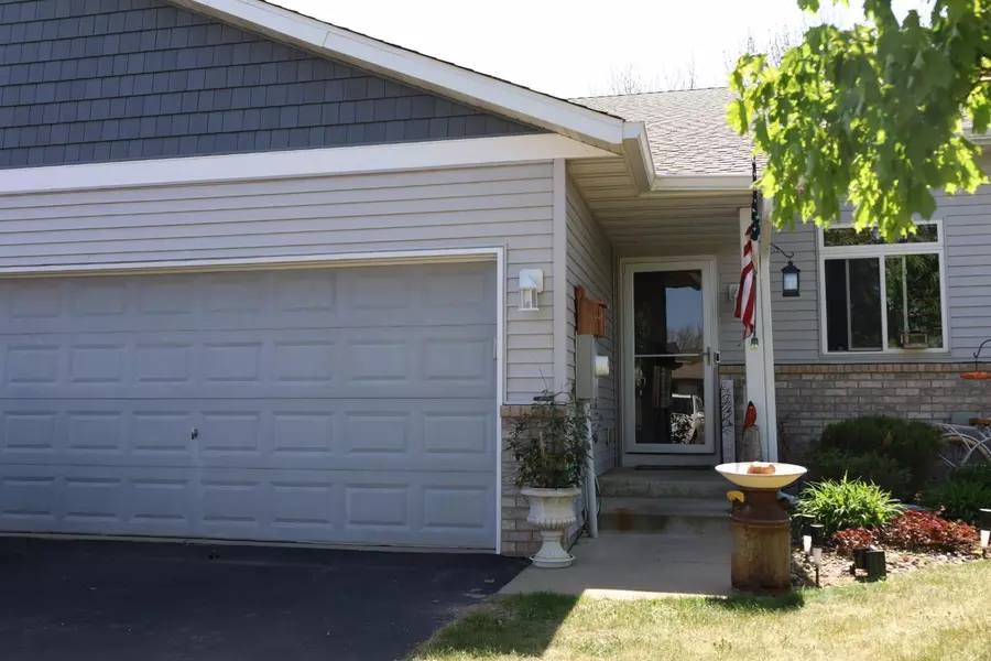 302 Pine ST, Cannon Falls, MN 55009