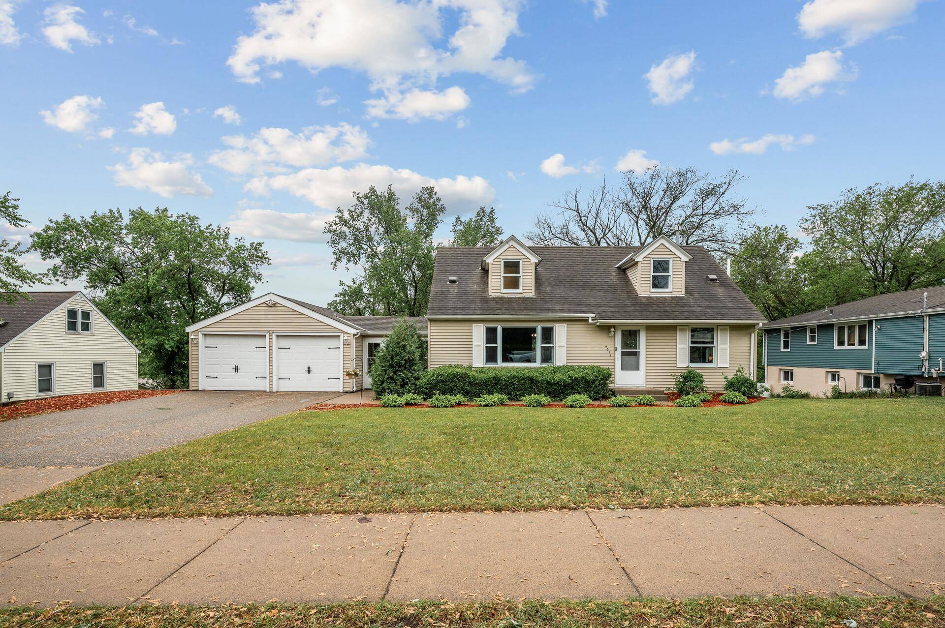 4371 Pleasant ST SE, Prior Lake, MN 55372
