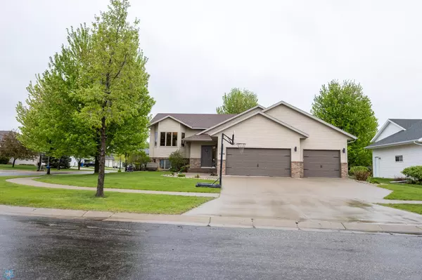 Fargo, ND 58104,5506 16th ST S