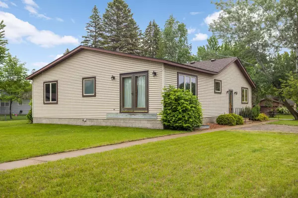 White Bear Lake, MN 55110,1617 County Road H2 E