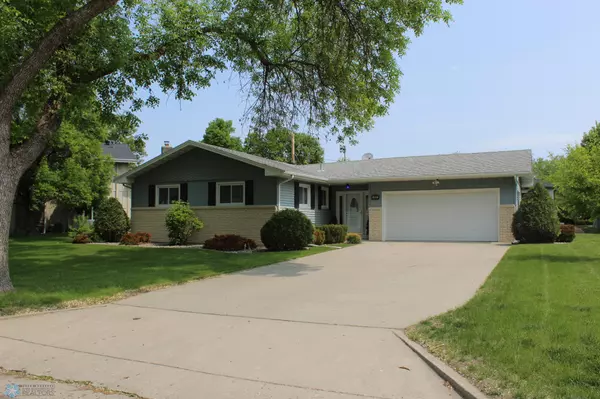 406 Horn AVE,  Moorhead,  MN 56560