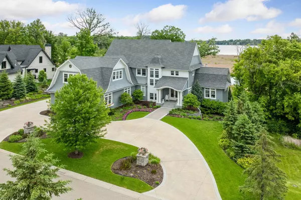 3758 Woodland Cove Pkwy, Excelsior, MN 55331