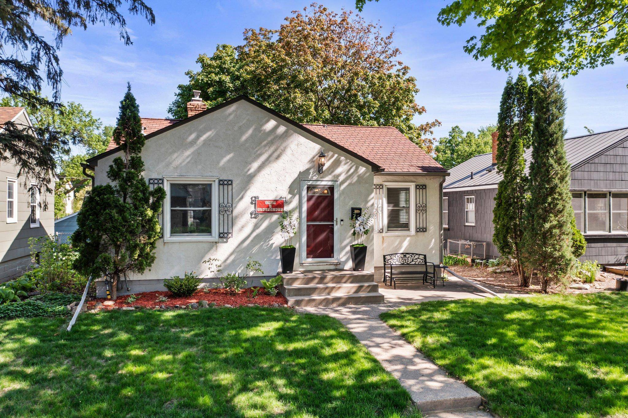 1909 Wordsworth AVE, Saint Paul, MN 55116