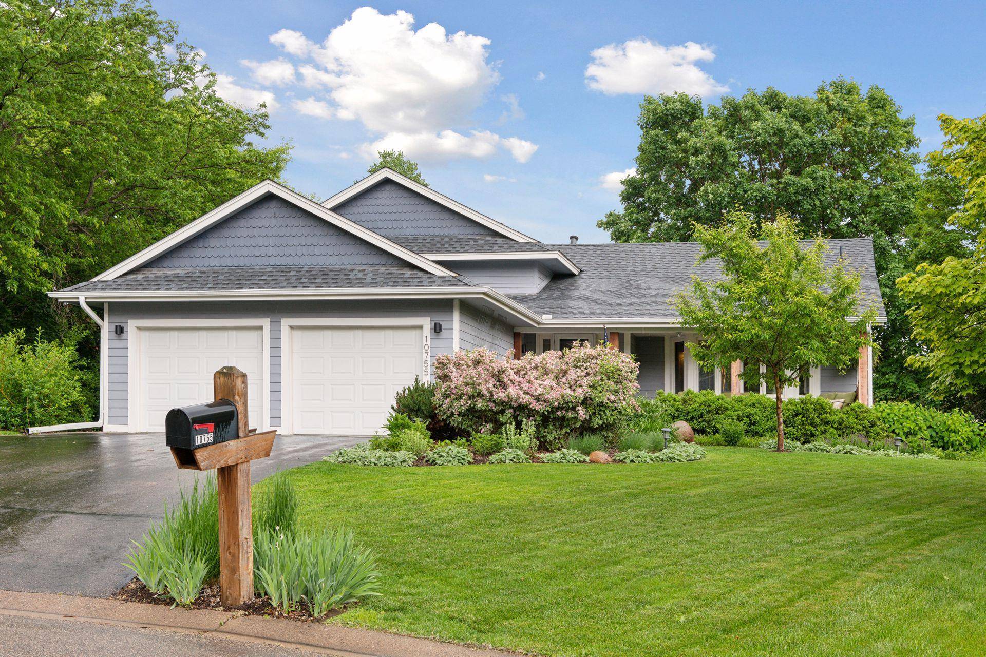 10755 55th PL N, Minneapolis, MN 55442
