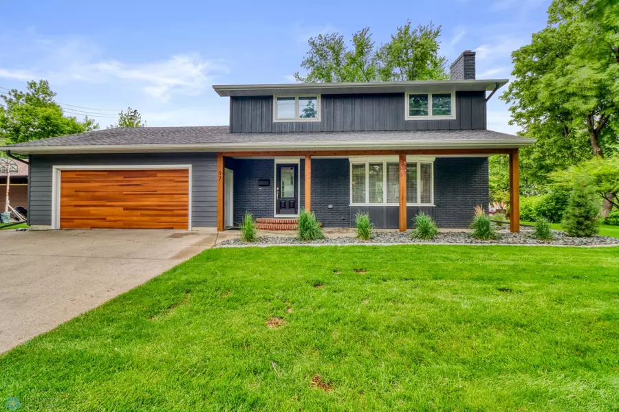 97 19 AVE N, Fargo, ND 58102