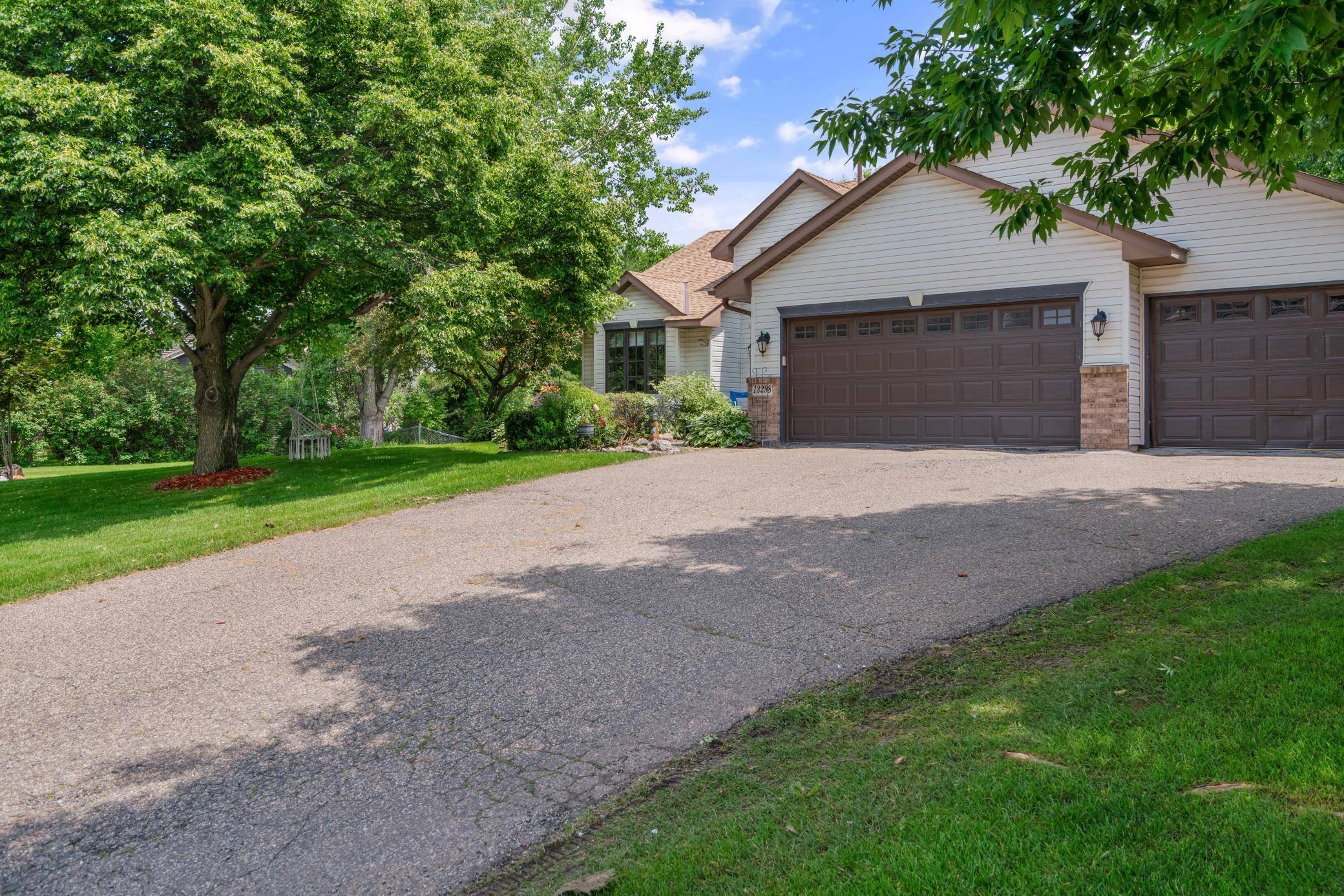 13298 Oakwood DR, Rogers, MN 55374