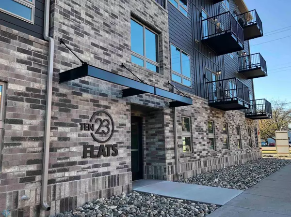 1023 1st AVE S, Fargo, ND 58103