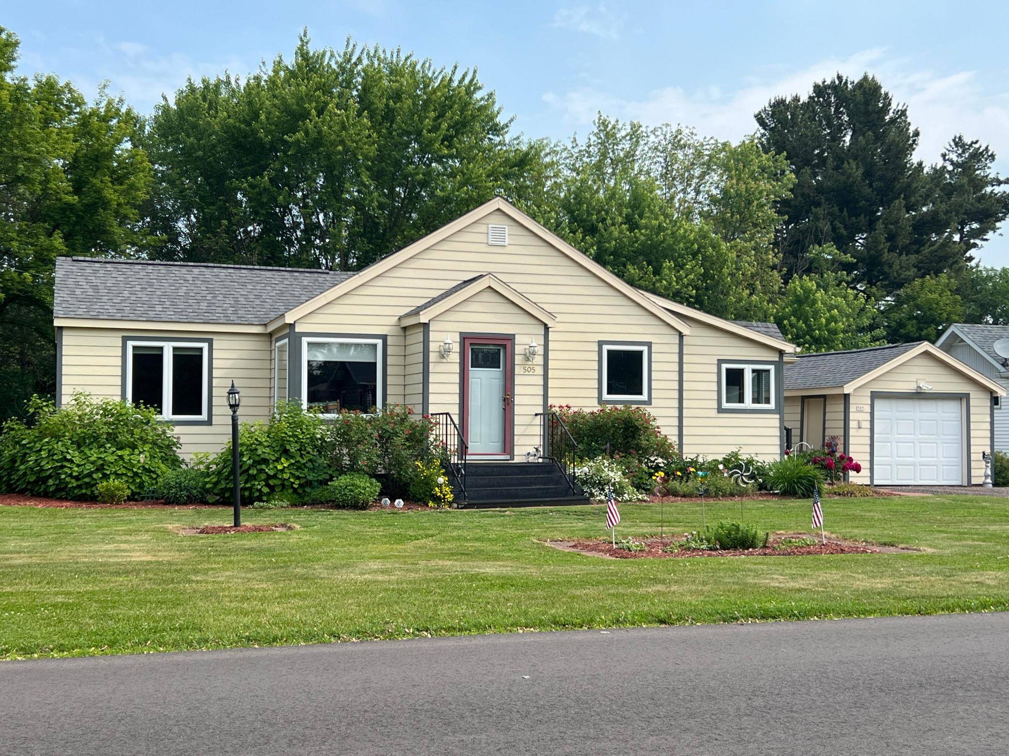 505 Poplar AVE, Cameron, WI 54822
