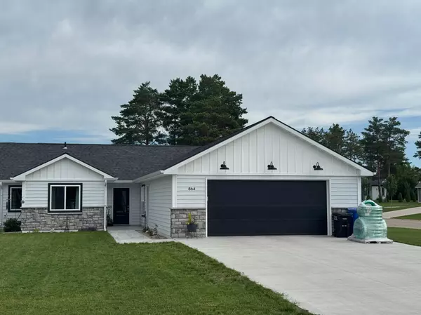 Detroit Lakes, MN 56501,864 Lake Forest CIR