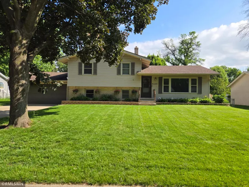 2167 Lakeaires BLVD, White Bear Lake, MN 55110