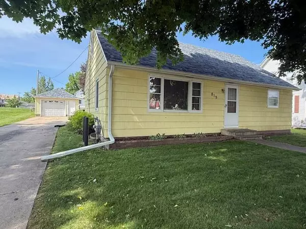 819 Washington ST E, Caledonia, MN 55921