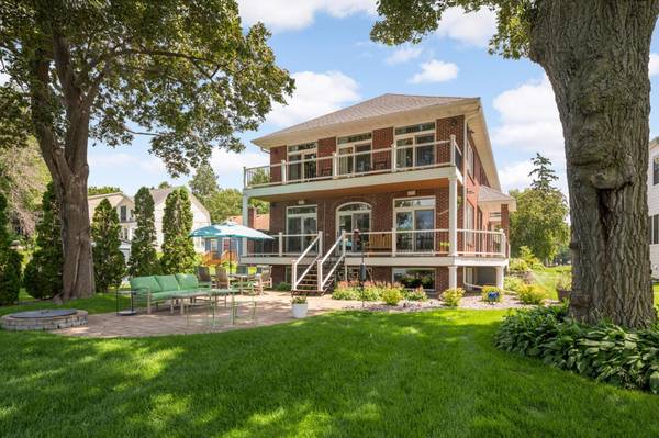 3890 Sunset DR, Spring Park, MN 55384