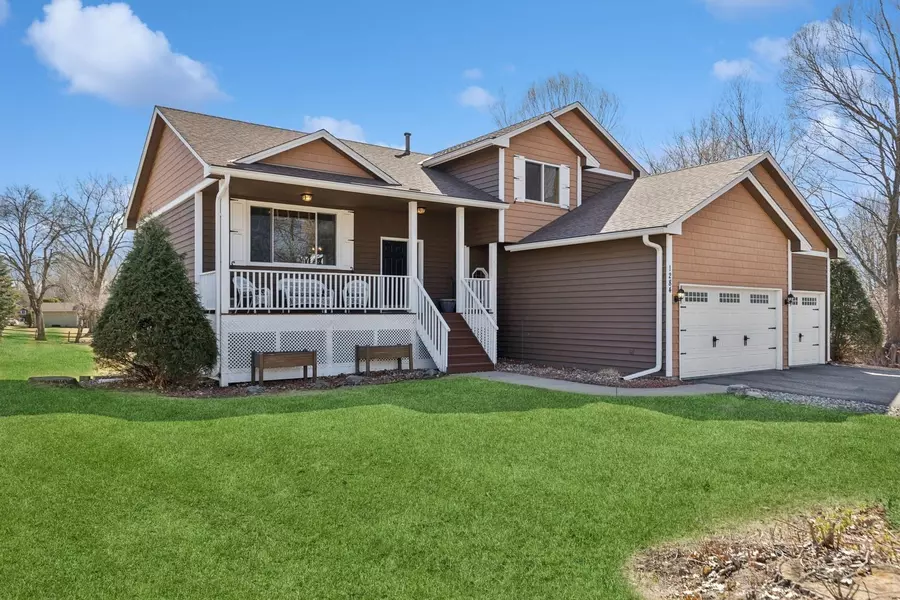 1284 Otter Ridge RD, White Bear Lake, MN 55110