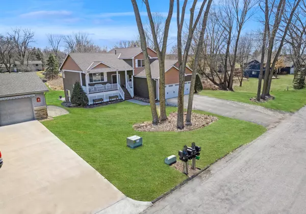 White Bear Lake, MN 55110,1284 Otter Ridge RD