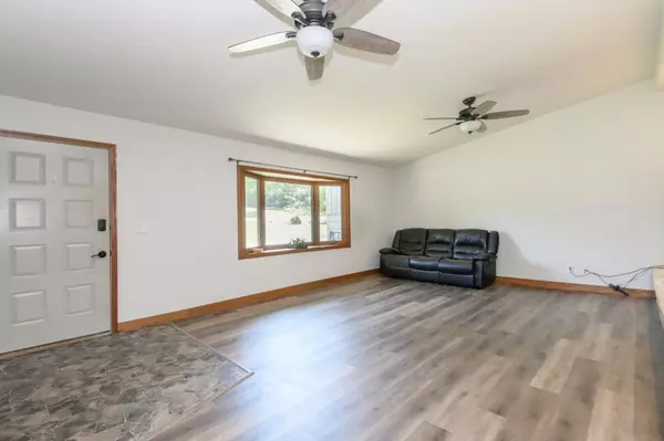 Big Bend, WI 53103,W224S9735 Big Bend DR