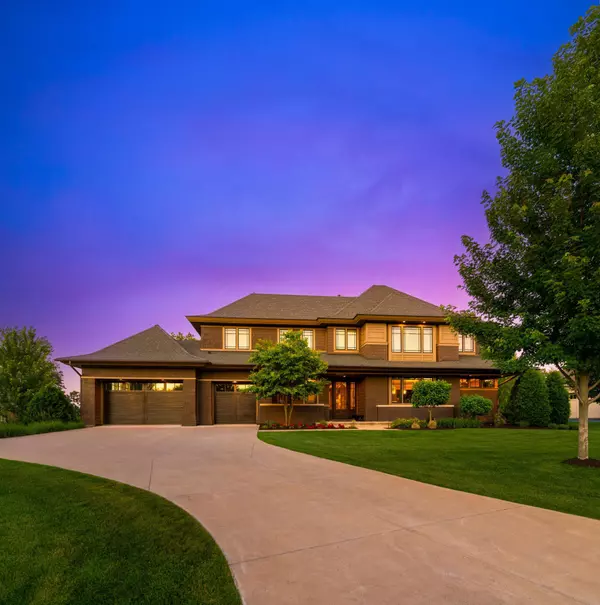 3776 Woodland Cove Pkwy, Excelsior, MN 55331