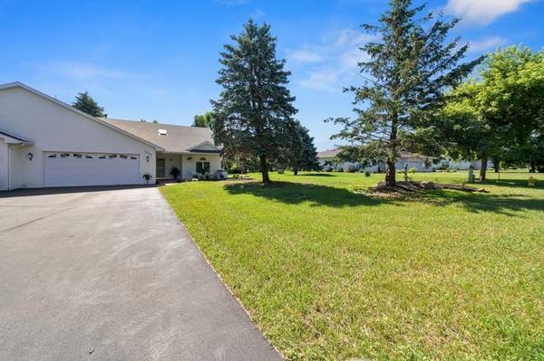 1425 Quasar CT S, Lakeland, MN 55043