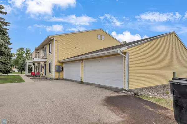 Fargo, ND 58103,3217 15th AVE S