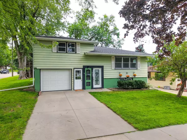 Rochester, MN 55901,1802 17 1/2 ST NW