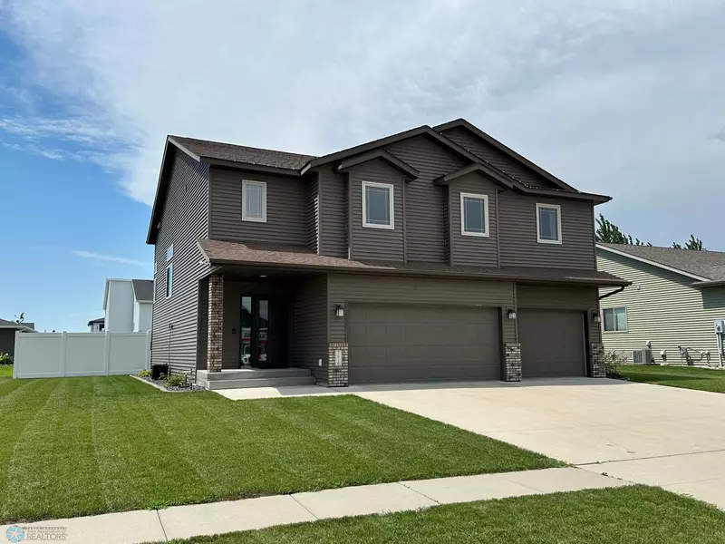 2616 7th ST W, West Fargo, ND 58078