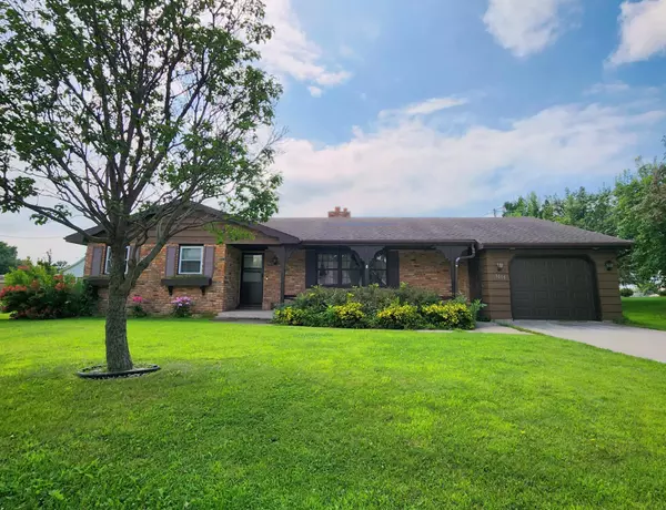 1015 Highway AVE, Bird Island, MN 55310