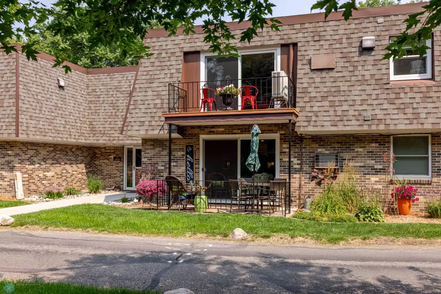 520 6th AVE W, West Fargo, ND 58078