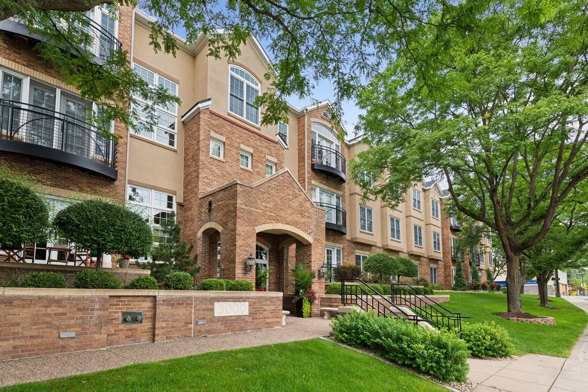 Minneapolis, MN 55424,5000 Halifax AVE S