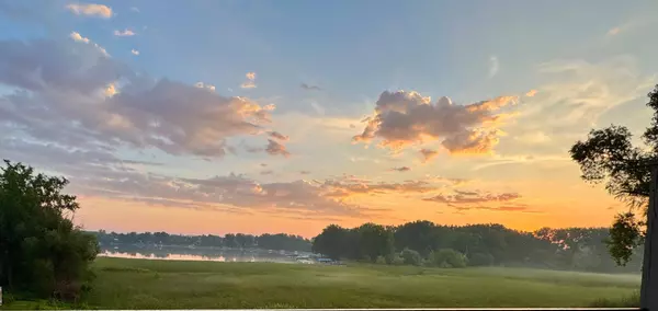 1304 W Medicine Lake DR,  Minneapolis,  MN 55441