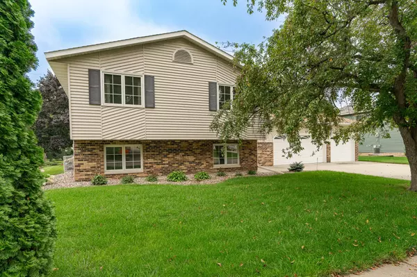 Rochester, MN 55902,532 Meadow Run DR SW