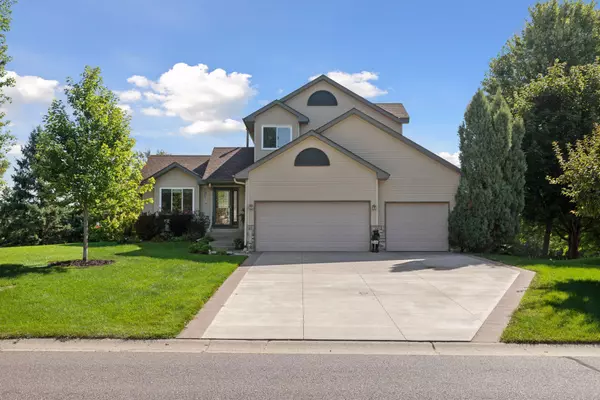 7084 Cottonwood CT, Centerville, MN 55038