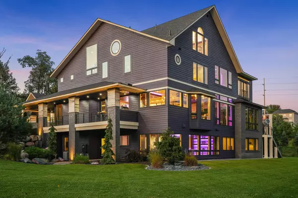 5160 Juneau LN N, Minneapolis, MN 55446