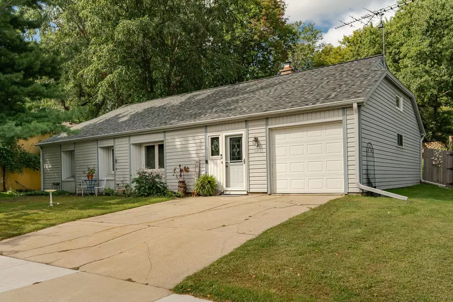 501 20th AVE SW, Rochester, MN 55902