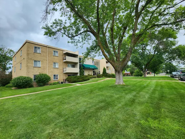 Edina, MN 55435,7000 Sandell AVE