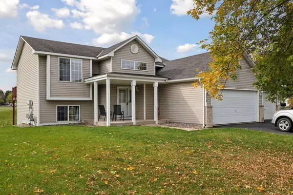 1056 Meadow ST, Cologne, MN 55322