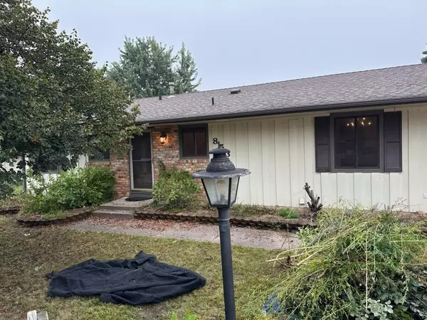 853 Cortland DR, Saint Paul, MN 55124