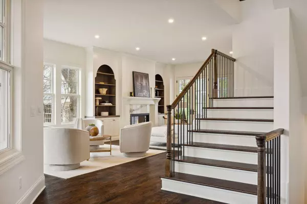 Edina, MN 55424,4717 Meadow RD