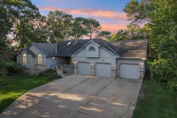 3065 Norway CIR S, Cambridge, MN 55008
