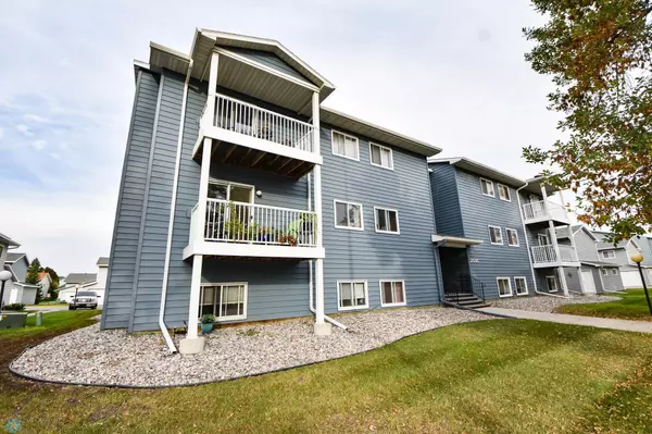 2535 25th ST S, Fargo, ND 58103