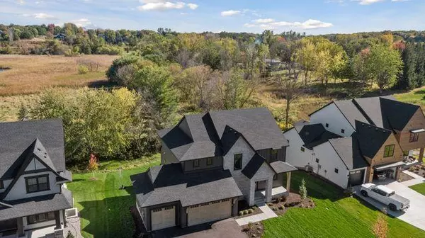 Chanhassen, MN 55317,9511 Eagle Ridge RD