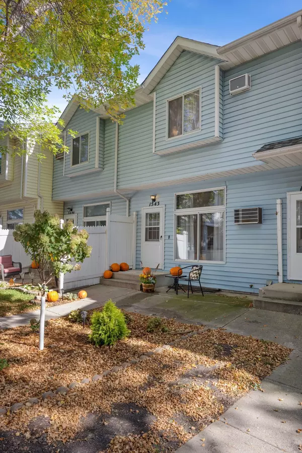 1543 34 1/2 AVE S,  Fargo,  ND 58104