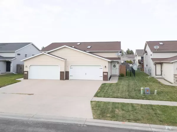 Fargo, ND 58104,4271 39 1/2 AVE S